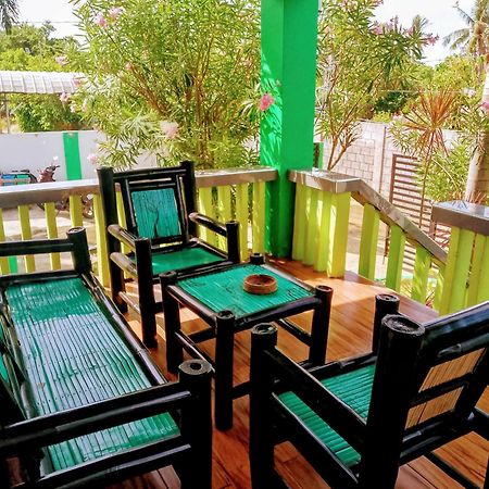 Bungalow In Holidays Beach Resort Bolinao Exterior foto