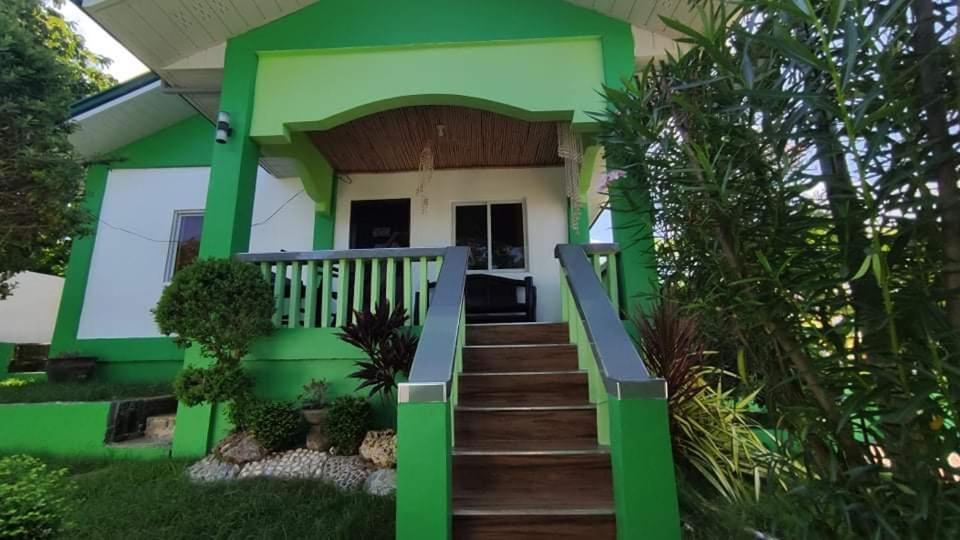 Bungalow In Holidays Beach Resort Bolinao Exterior foto